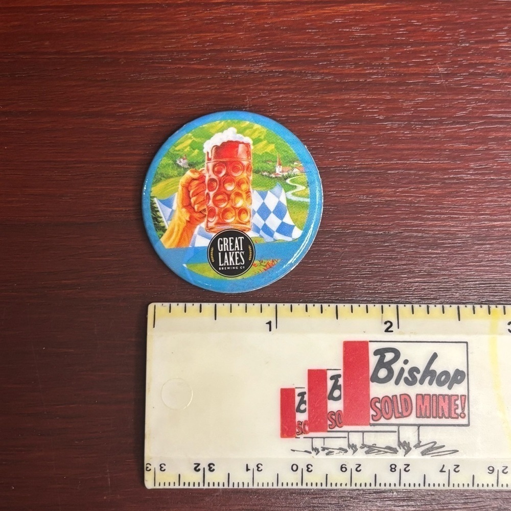 Great Lakes Brewery Oktoberfest Collectors Pin Beer Memorabilia - Picture 3 of 3